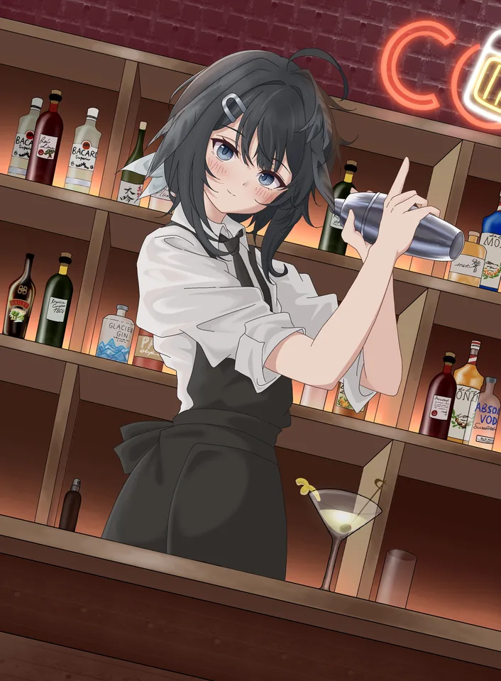酒吧中手持调酒壶的黑发少女